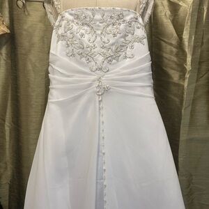 Elegant White Embellished Gown Sz 8